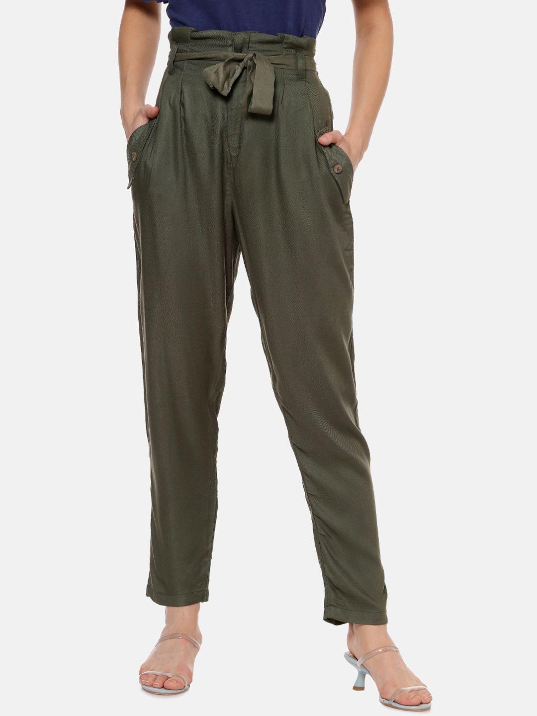 campus sutra women olive green solid peg trousers