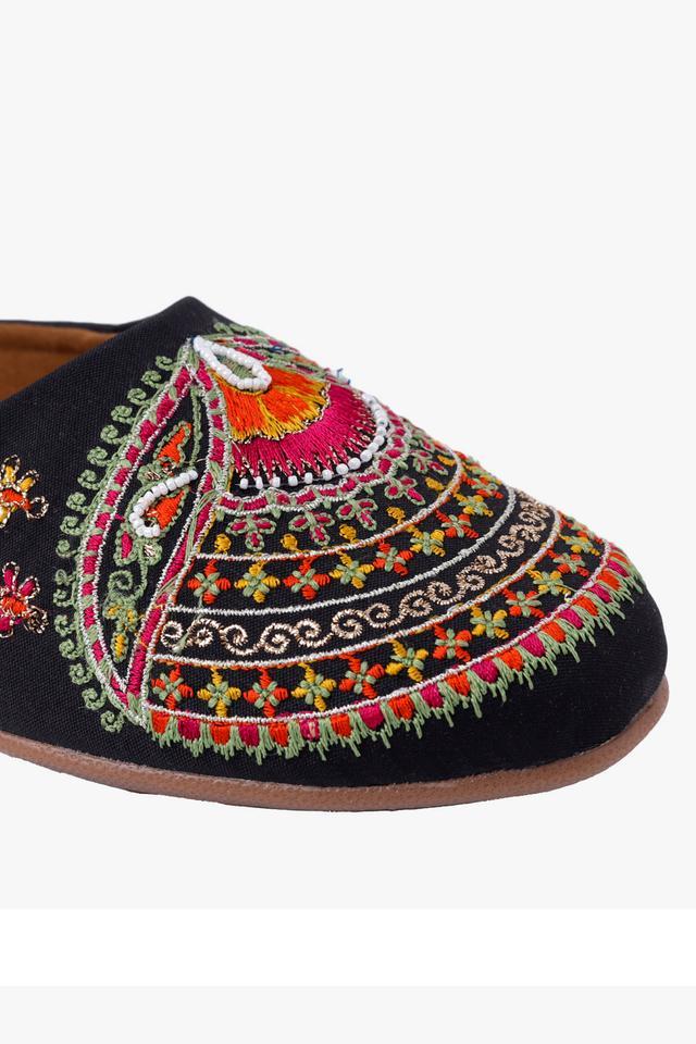 canvas slipon womens ethnic bellies