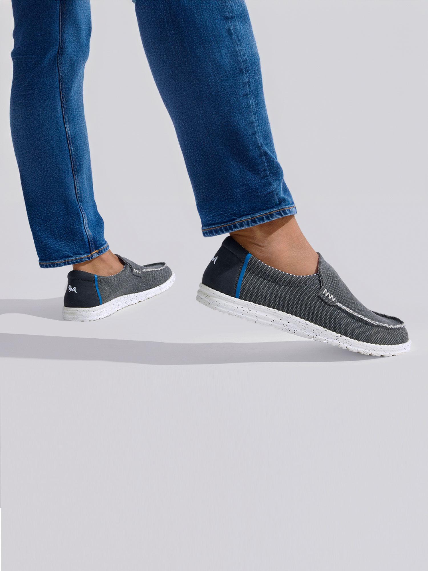 canvas wanderers slip on black shoes