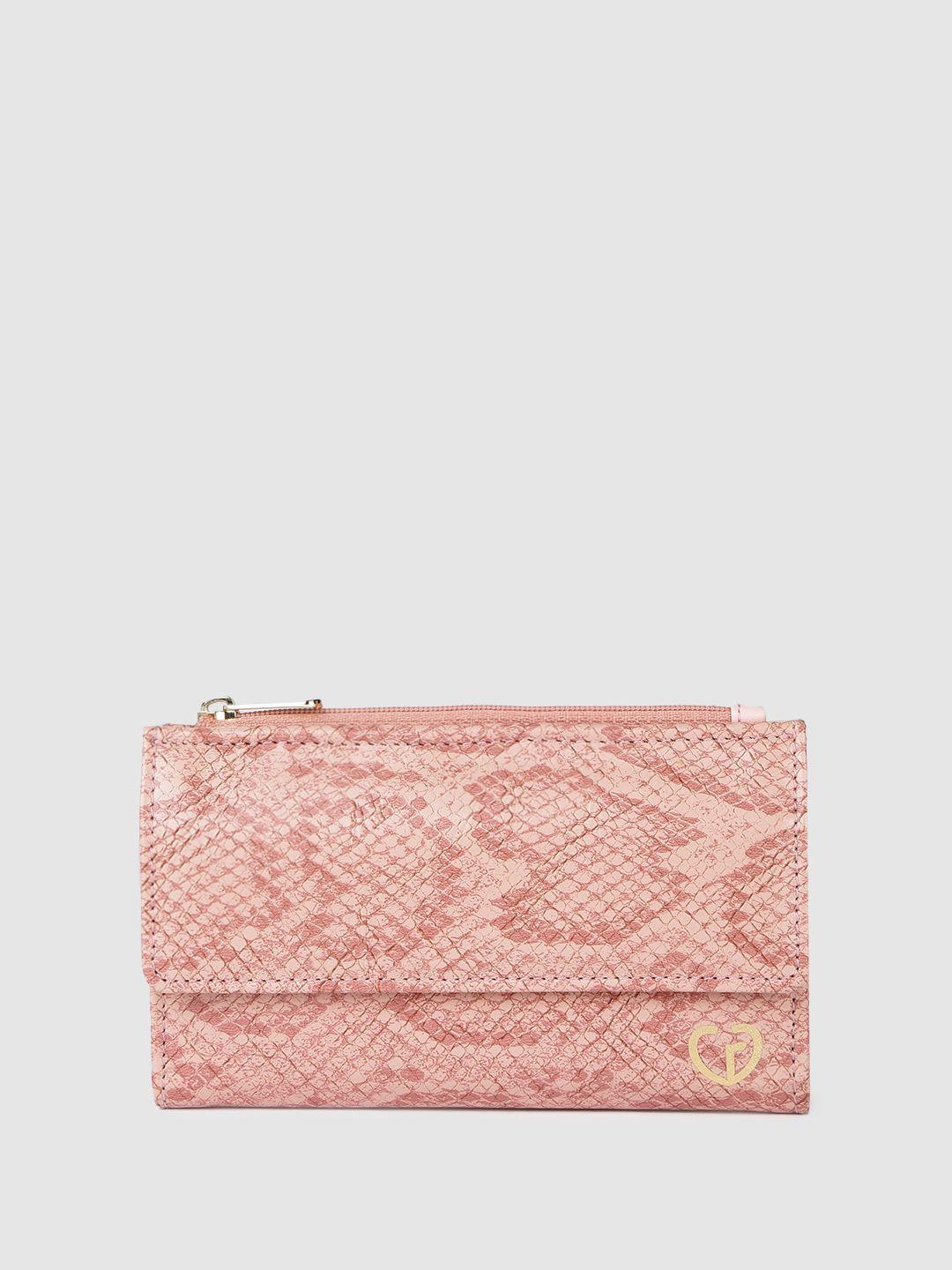 caprese women textured three fold wallet