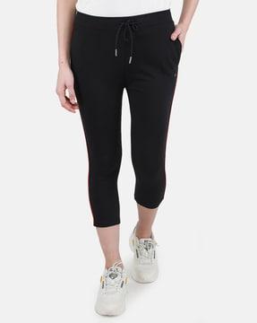 capris with elasticated waistband