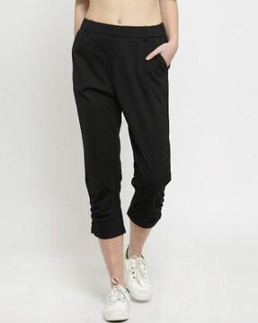 capris with insert pockets