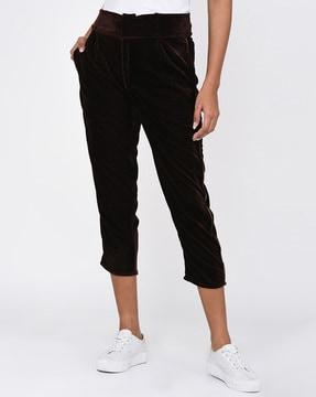 capris with insert pockets