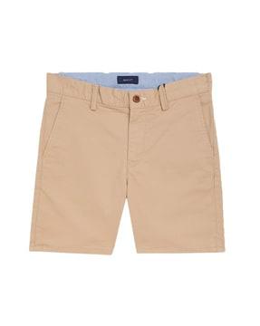 cargo shorts with pockets