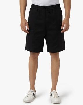cargo shorts with welt pockets