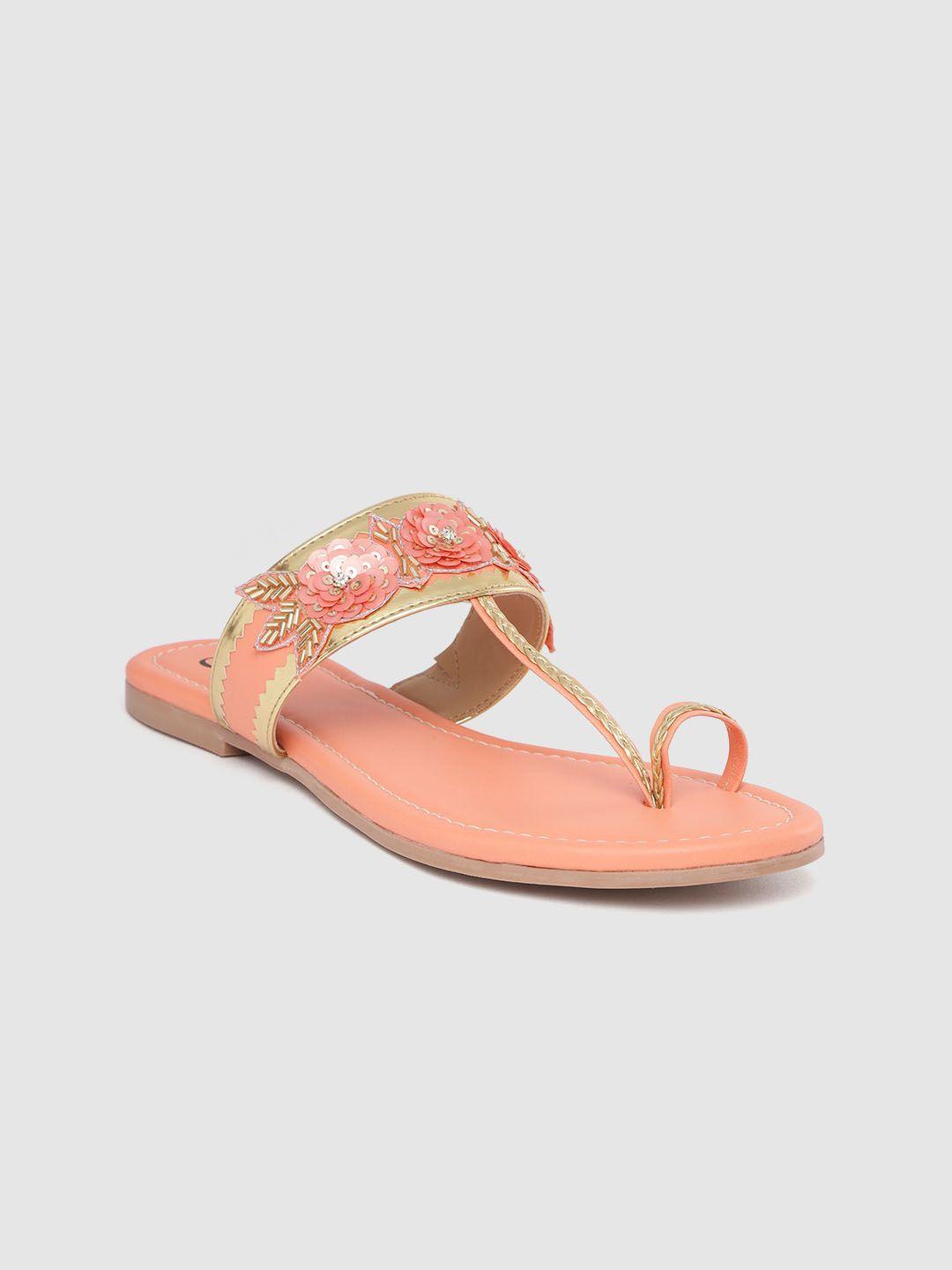 carlton london women coral pink &  gold-toned embellished one toe flats