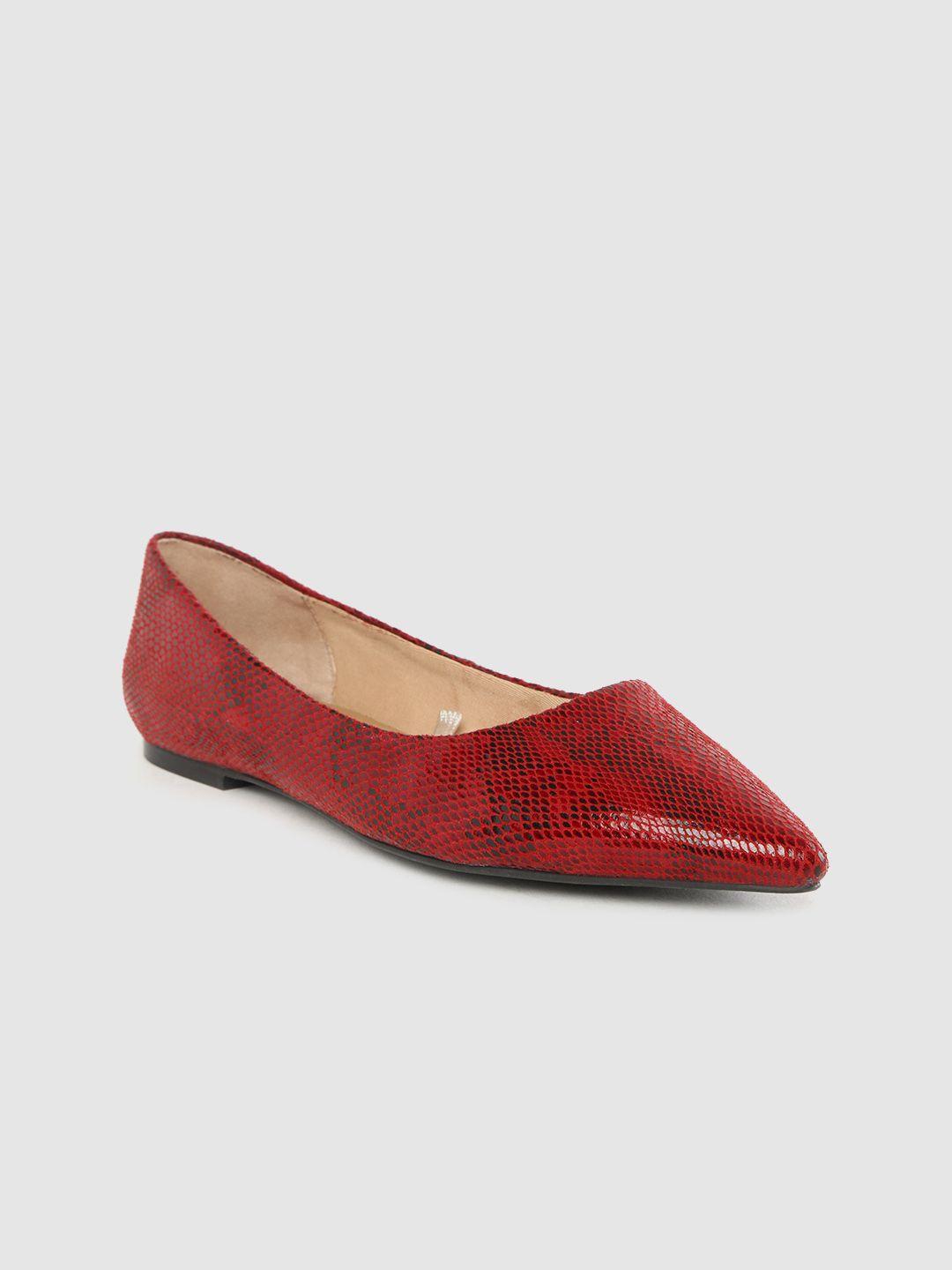 carlton london women red & black snakeskin print ballerinas