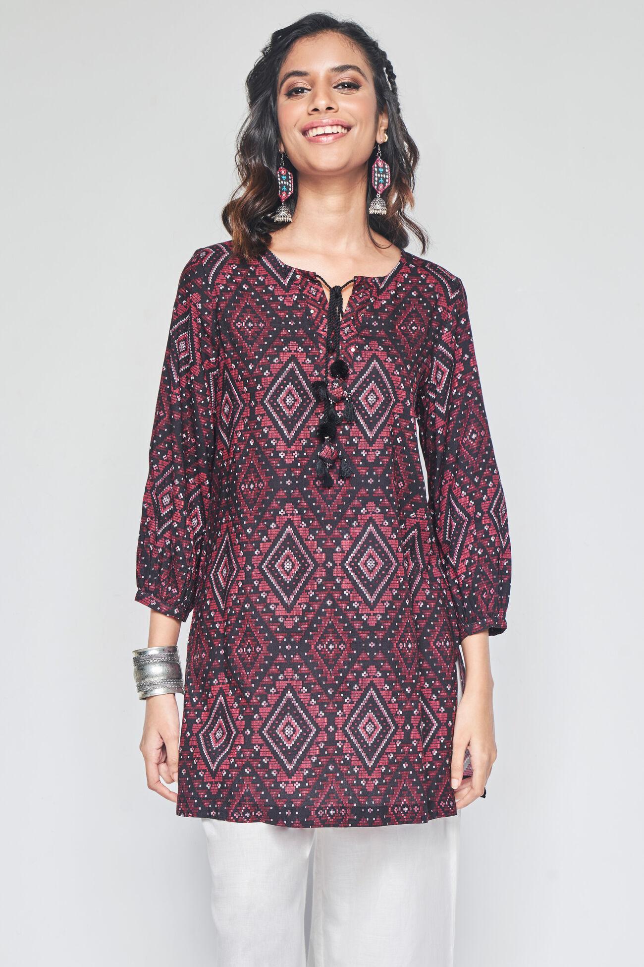 casual puff keyhole neck graphic tunic