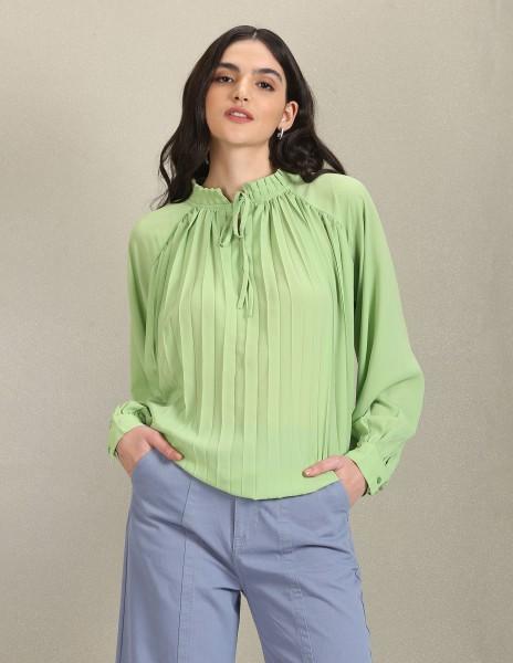 casual regular sleeves solid women light green top