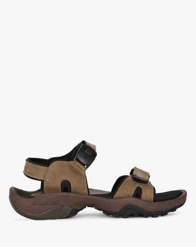 casual sandals with buckle closure