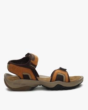 casual sandals with velcro fastening