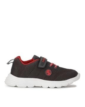 casual shoes with fabric upper