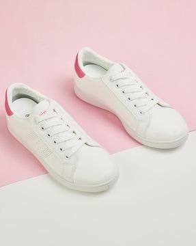 casual shoes with rubber upper