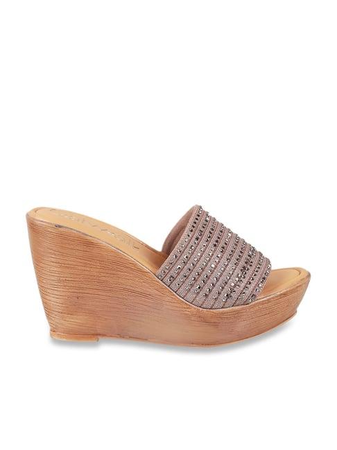 catwalk women's taupe casual wedges