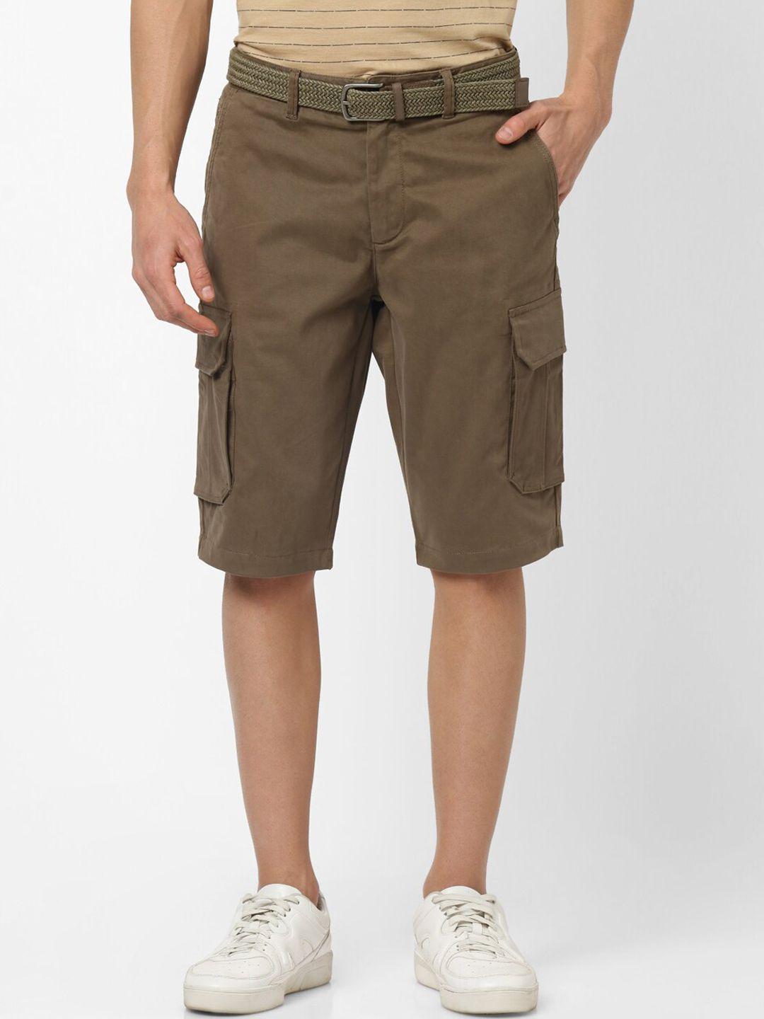 celio men khaki solid regular fit cargo shorts