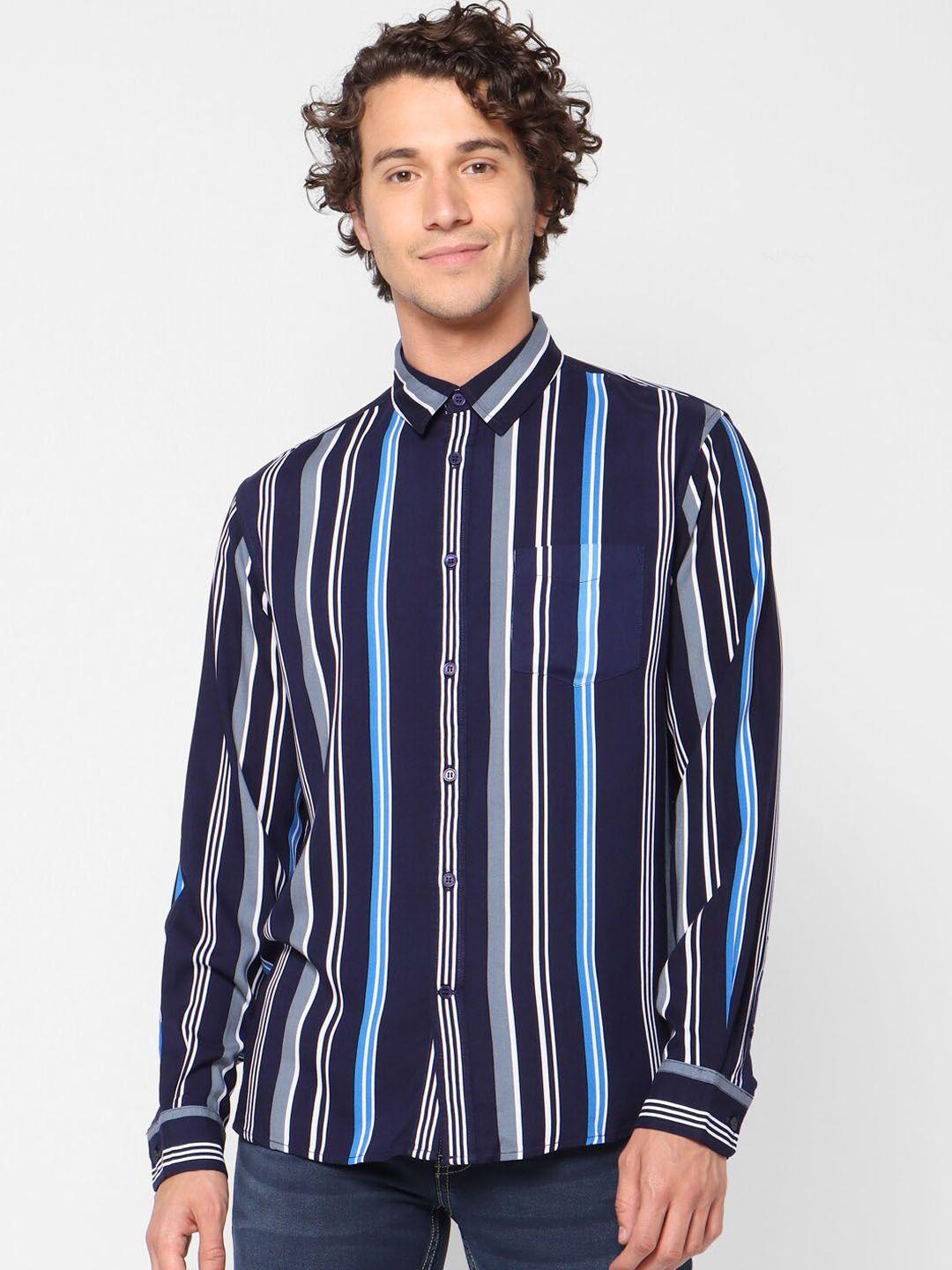 celio men navy blue & white regular fit striped casual shirt