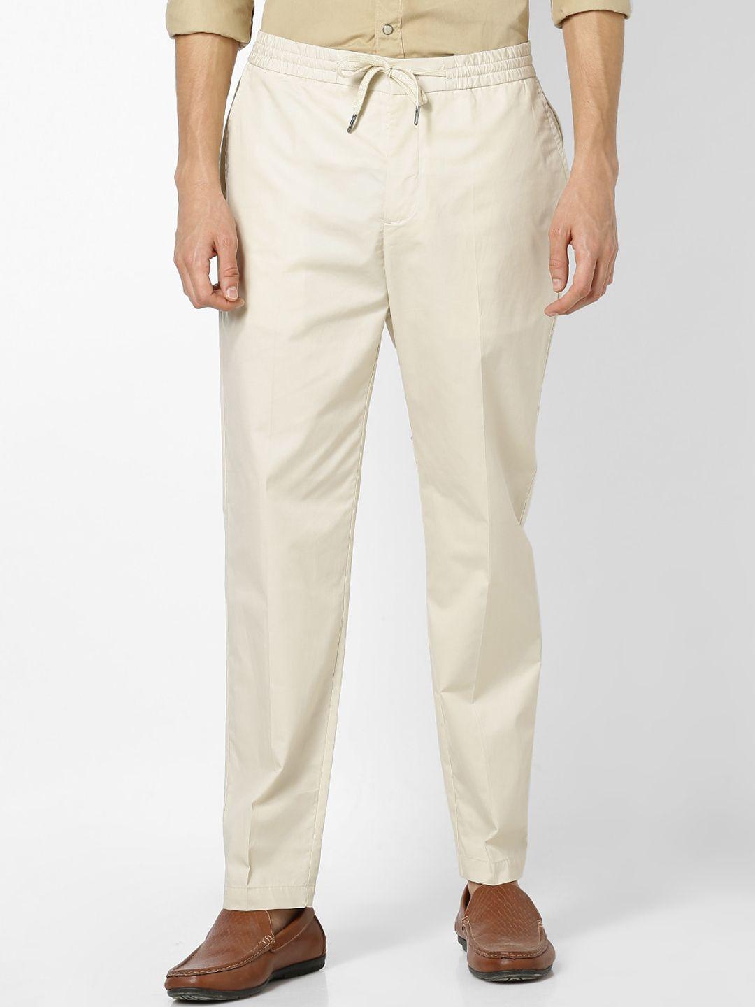 celio men beige straight fit solid regular trousers