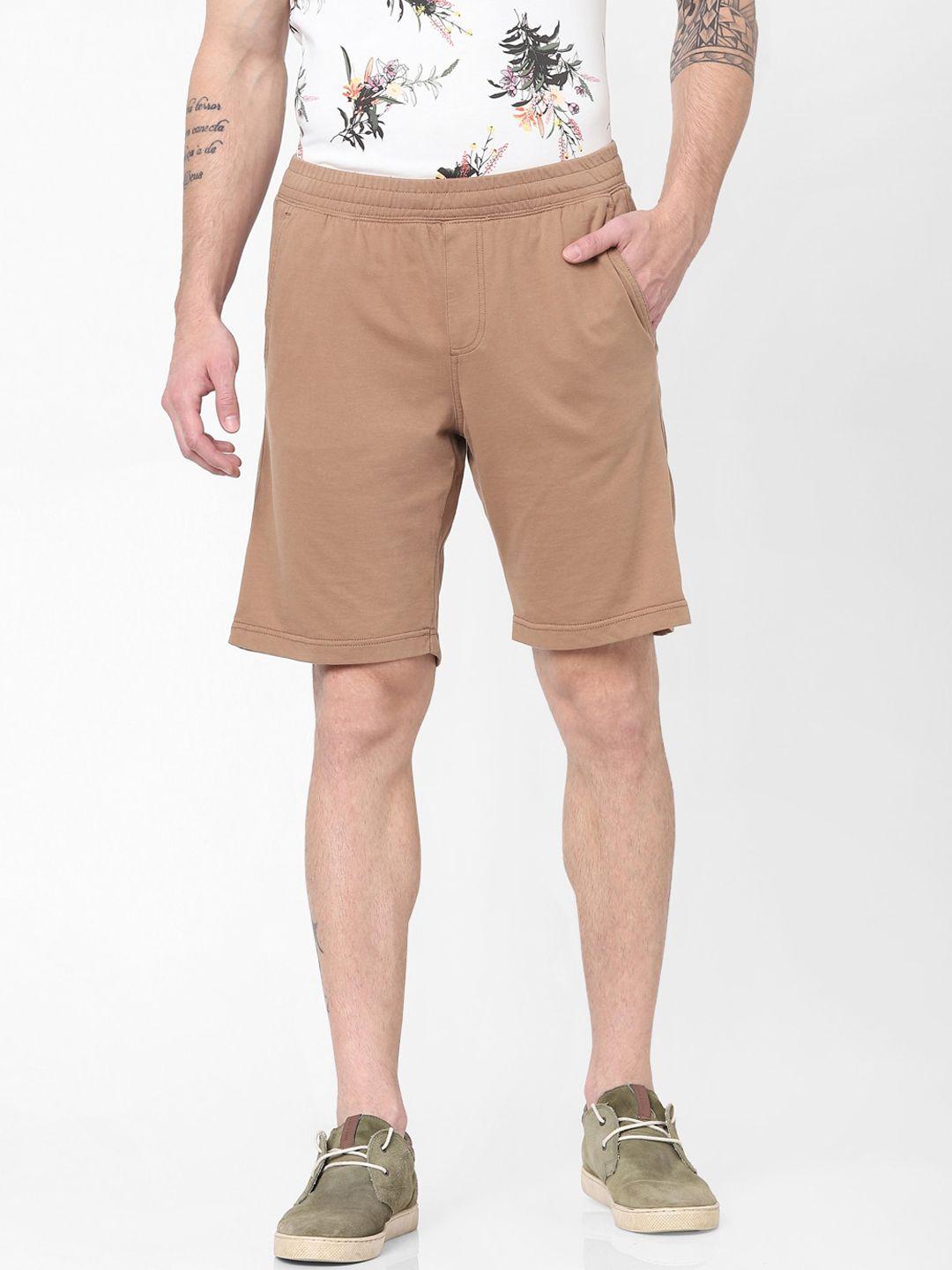celio men camel brown slim fit shorts