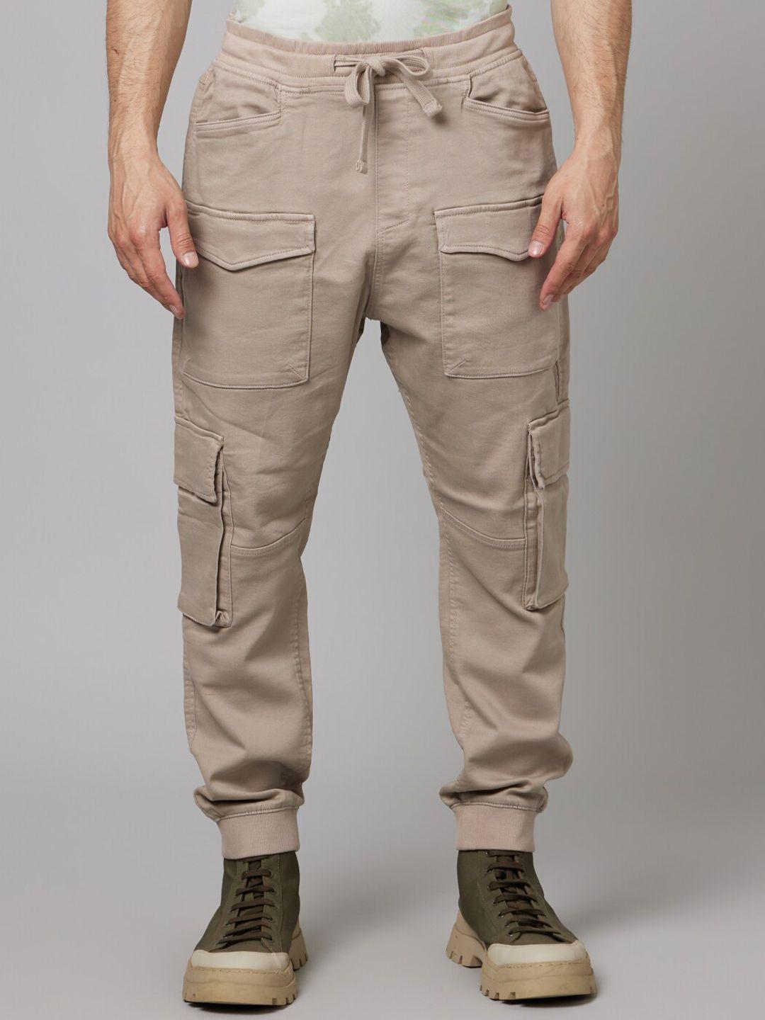 celio men cotton mid-rise plain cargos trousers