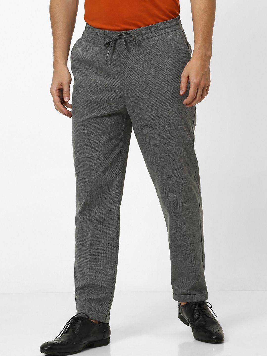 celio men grey slim fit solid regular trousers