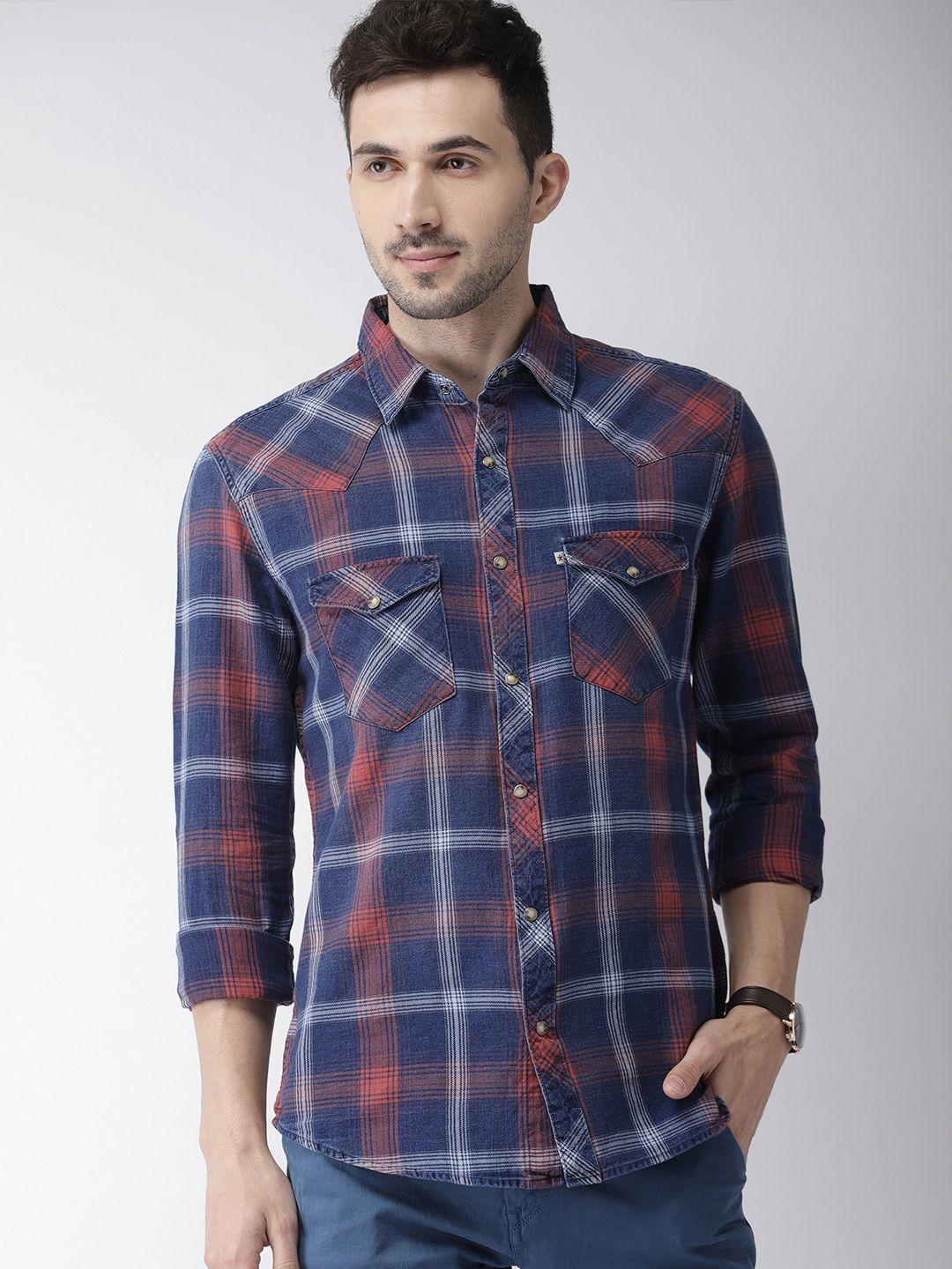 celio men navy blue & red regular fit checked casual shirt