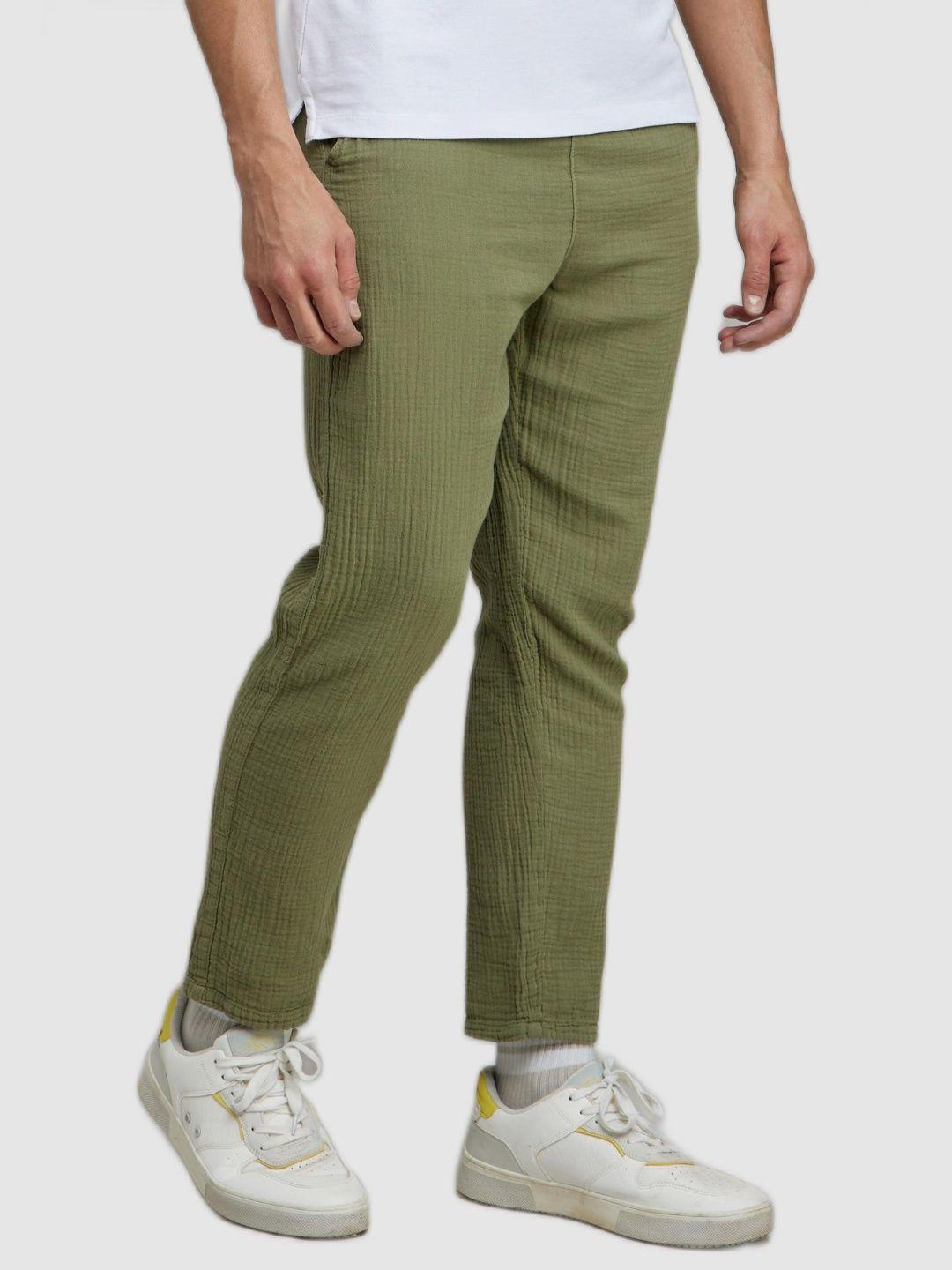 celio men olive green solid cotton slim fit chinos trousers