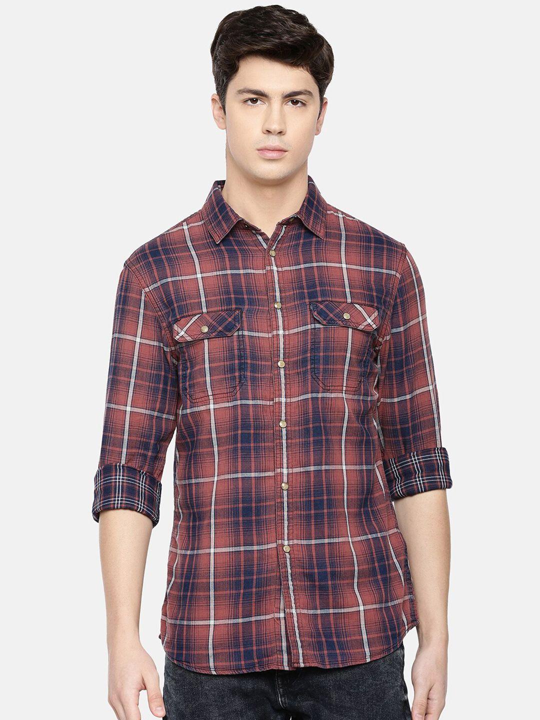 celio men red & black regular fit checked casual shirt