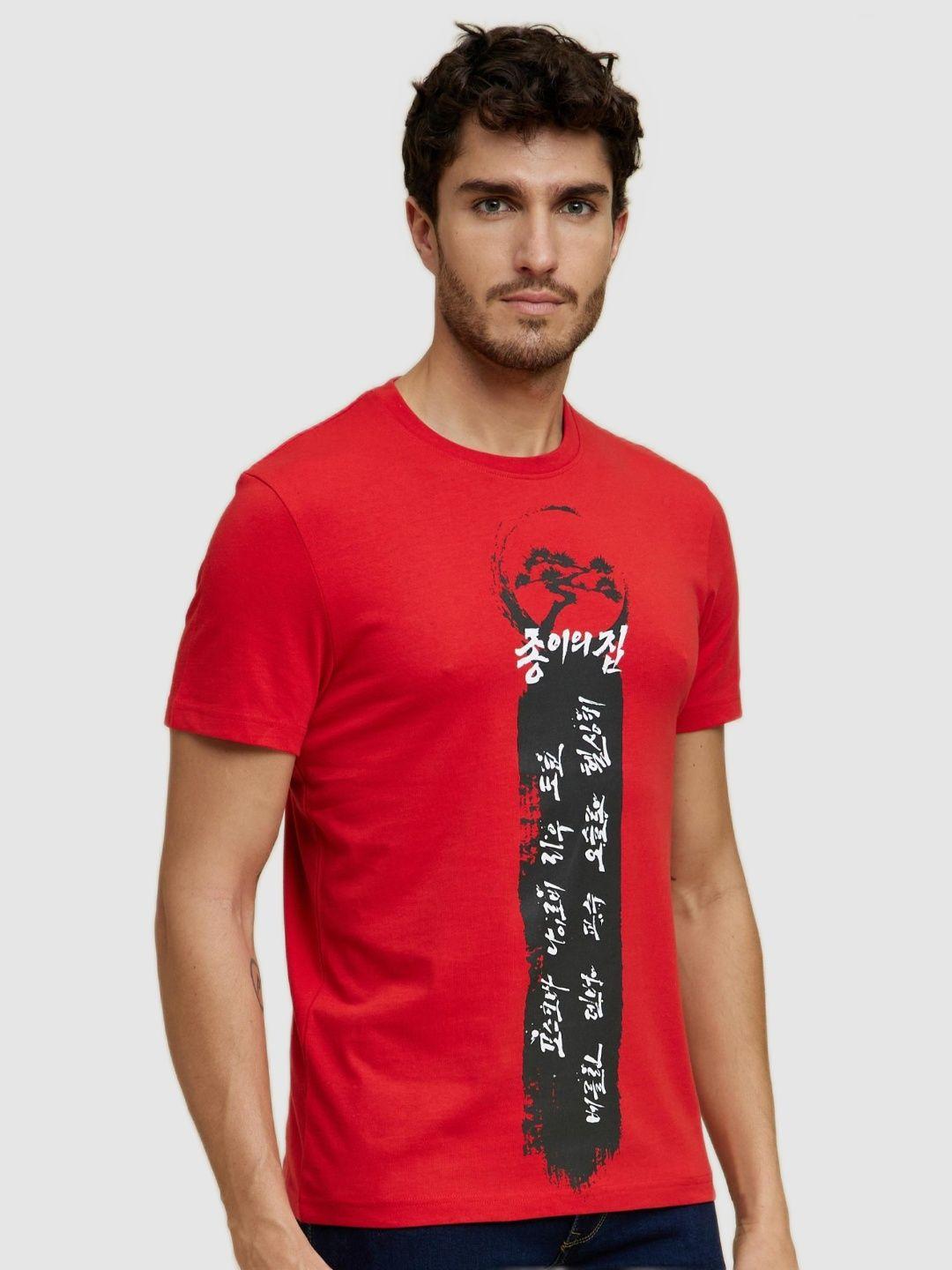 celio men red & black typography printed slim fit cotton t-shirt