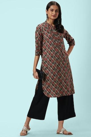 charcoal-print-casual-mandarin-3/4th-sleeves-calf-length-women-regular-fit-kurta