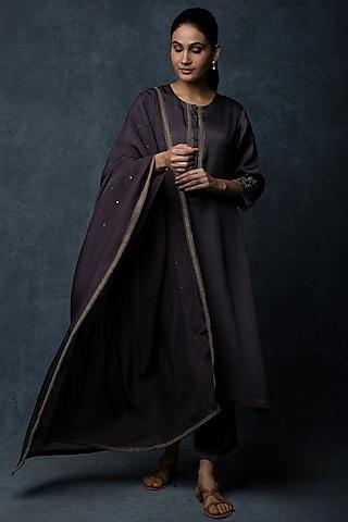 charcoal grey silk thread embroidered straight-fit kurta set