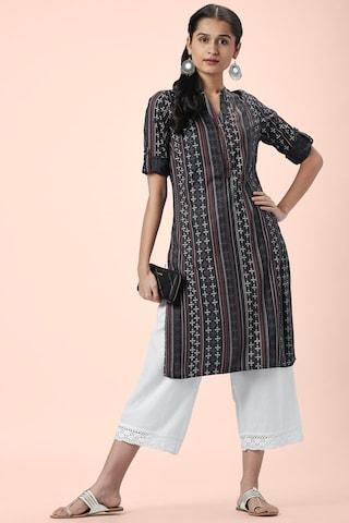 charcoal print casual mandarin 3/4th sleeves knee length women regular fit kurta