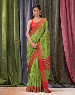 checked handloomed saree with blouse piece