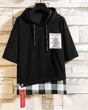 checked hooded t-shirt