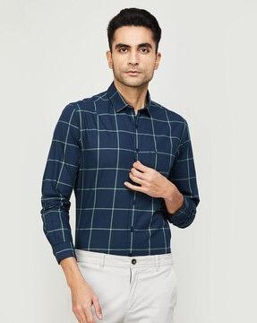 checked knitted shirt with patch pocket