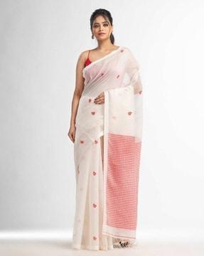checked pattern saree with contrast pallu