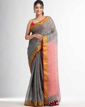 checked pattern saree with contrast pallu