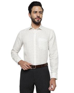 checked regular fit shirt with patch-pocket