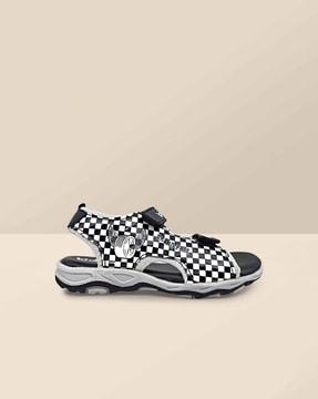 checked sandals with velcro closure