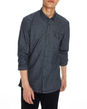 checked shirt with buttoned flap pocket