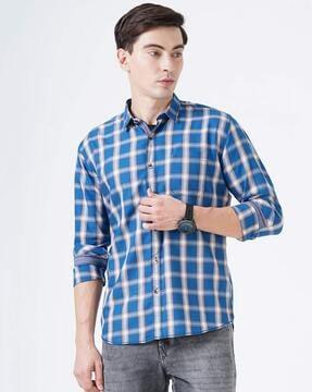 checked shirt with cutaway collar