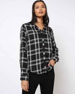 checked shirt with spread collar