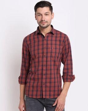 checked shirt with spread collar