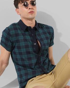 checked shirt with spread collar