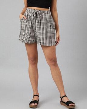 checked shorts with insert pockets