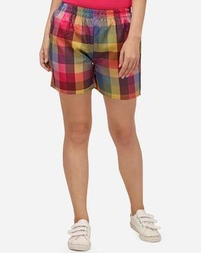 checked shorts with pocket