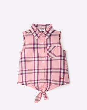 checked sleeveless shirt with patch pocket