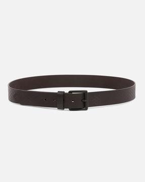 checked slim belt with buckle closure
