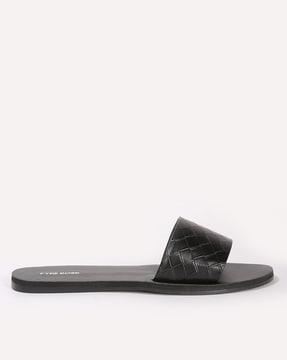 checked slip-on flat sandals