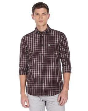 checked spread collar shirt