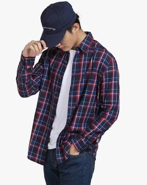 checked spread collar shirt